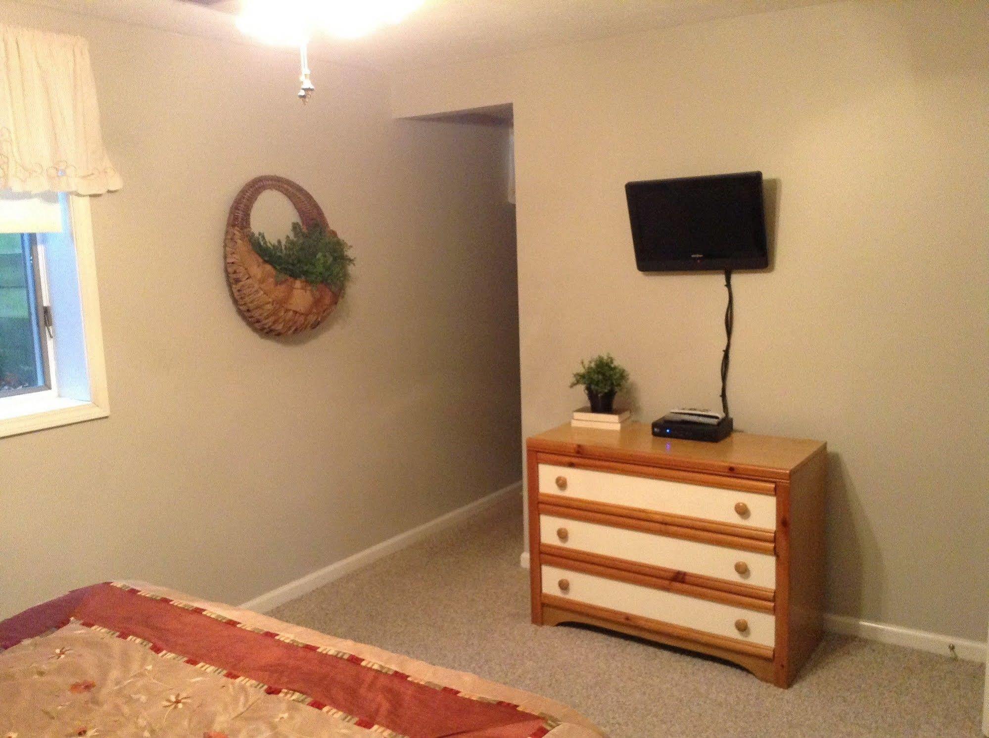Middlebury That Pretty Place Bed & Breakfast מראה חיצוני תמונה