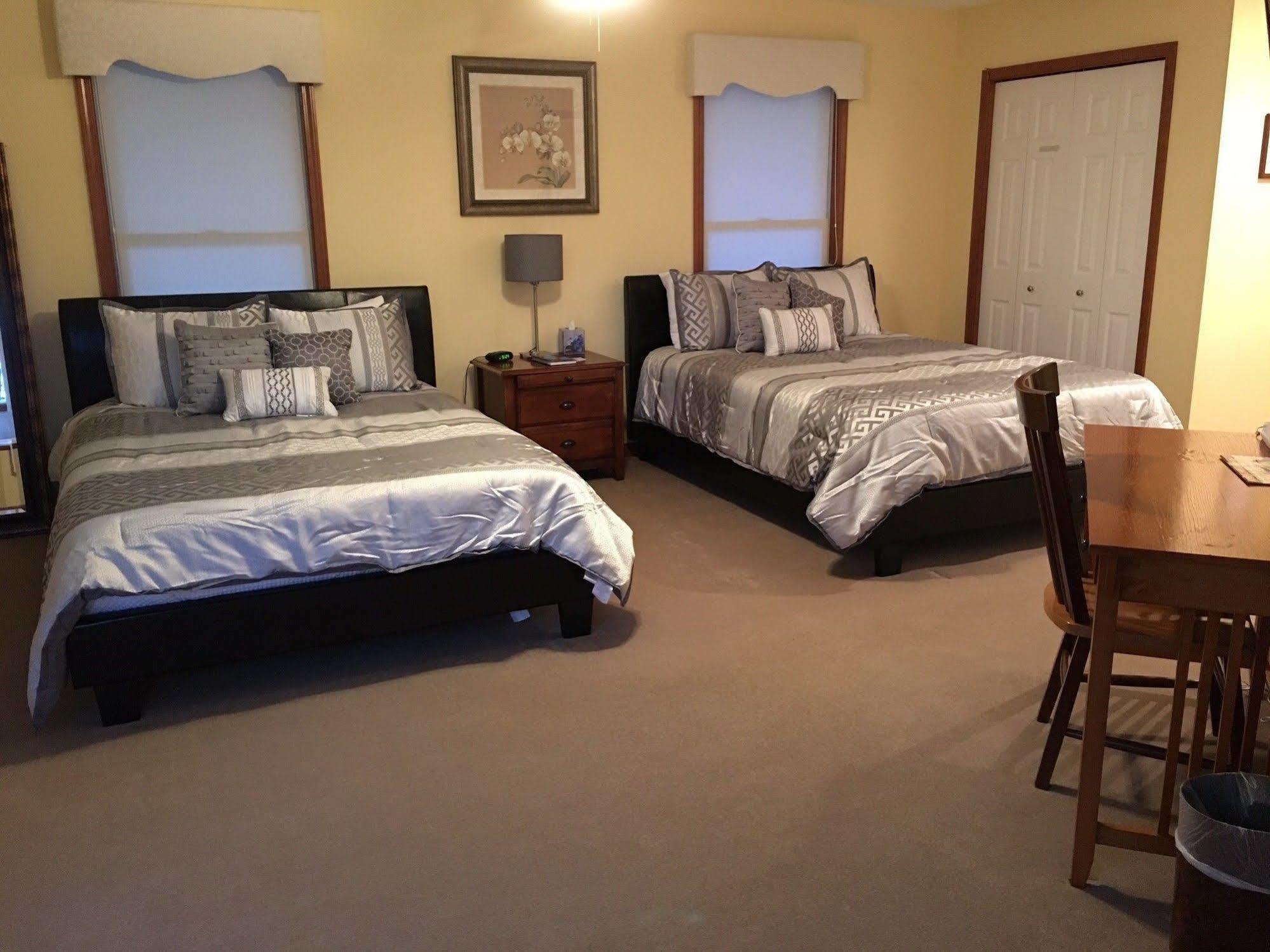 Middlebury That Pretty Place Bed & Breakfast מראה חיצוני תמונה